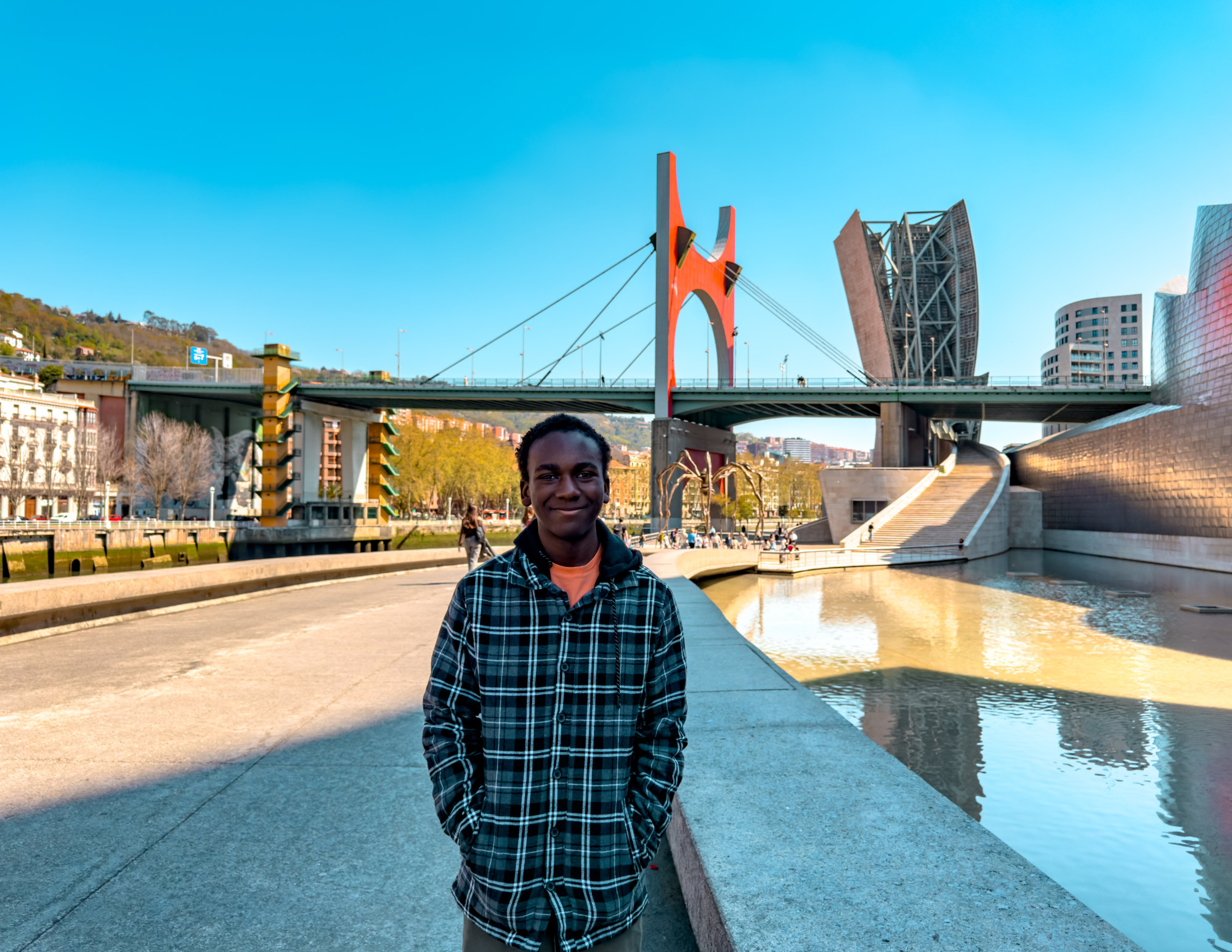 Guggenheim Bilbao Area Guide (14).png